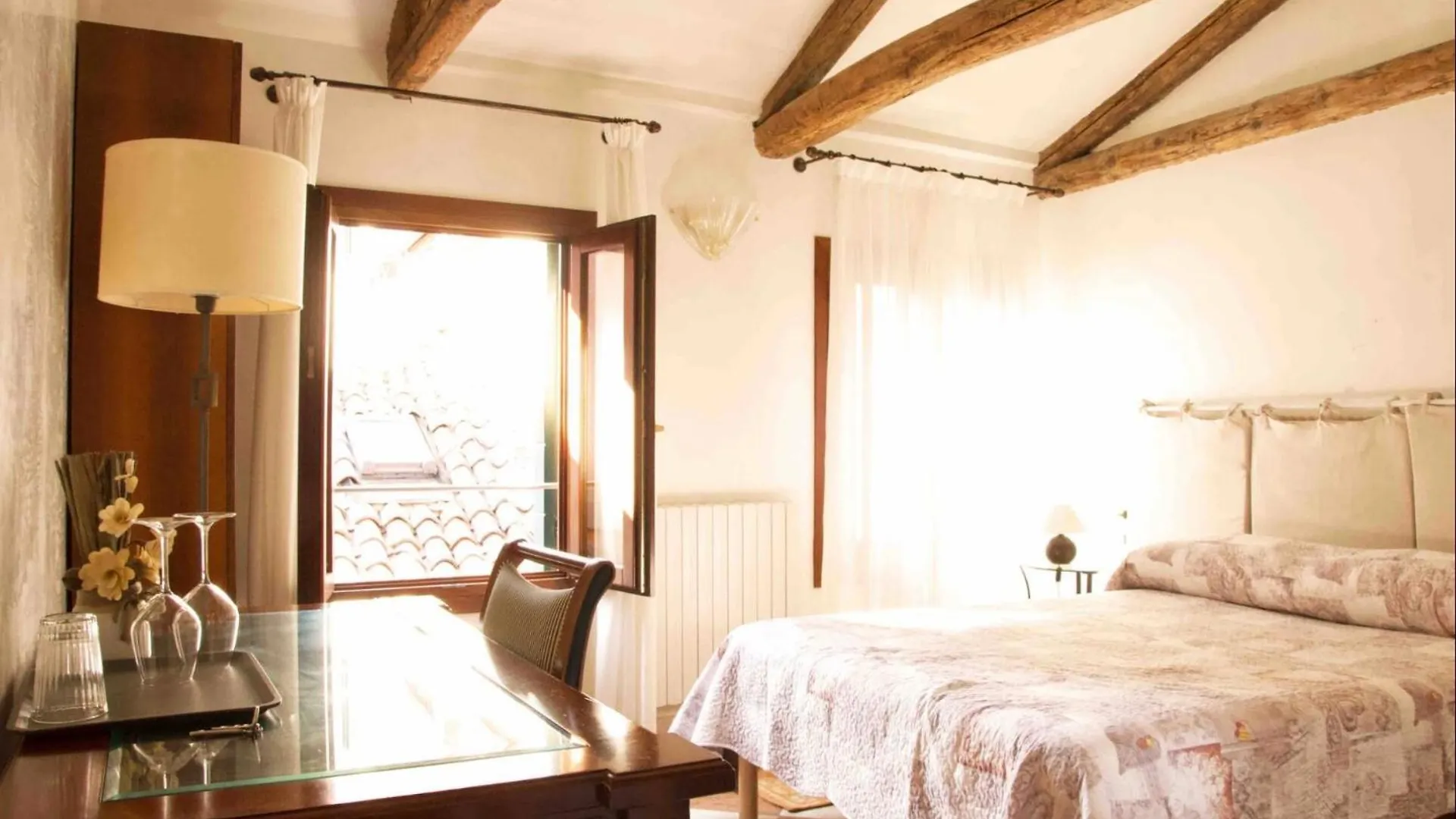 Anzolo Palace - Rooms & Apartments Venice 2*,  Italy