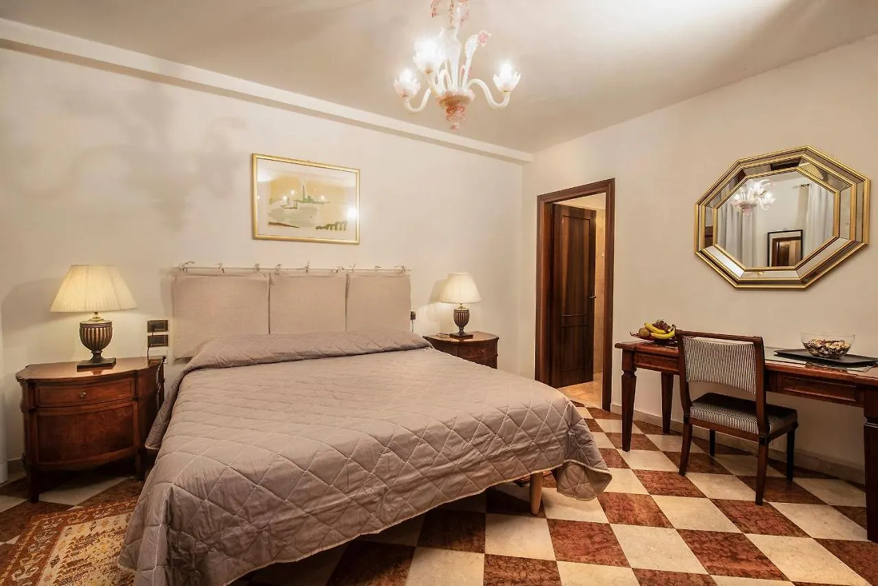 Anzolo Palace - Rooms & Apartments Венеция 2*,  Италия